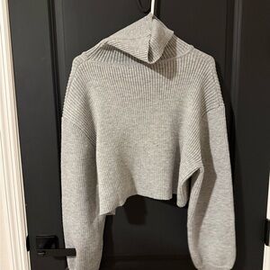 Cropped Rib-Knit Hoodie Sweater in Light Gray